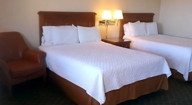 Standardowy czteroosobowy pokój Americas Best Value Inn Eagle Pass
