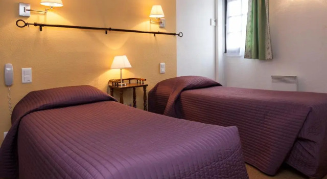 Четырёхместный номер Standard Мансарда Logis Hotel des Granges