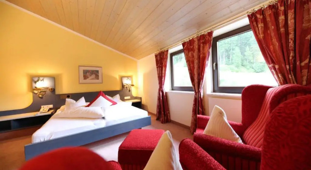 Полулюкс Hotel Lamark