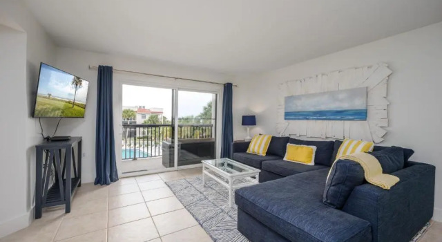 Ocean Village Club O35, 2BR, 2 Pools, Tennis, Wifi, Sleeps 6, Rezerwuj Hotel Hotele w Saint Augustine Area z parkingiem, Parking