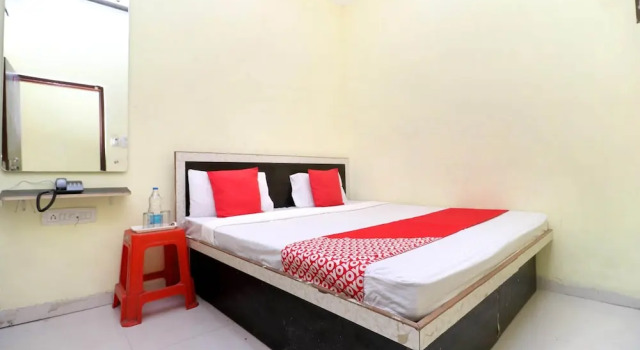 Номер Economy OYO 27650 Gian Residency