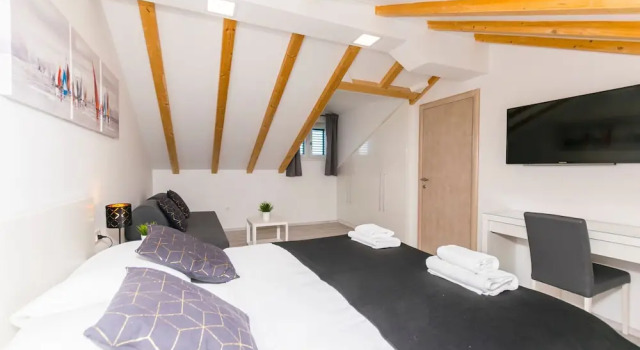 Апартаменты с балконом Apartments and Rooms Adriatic Suites