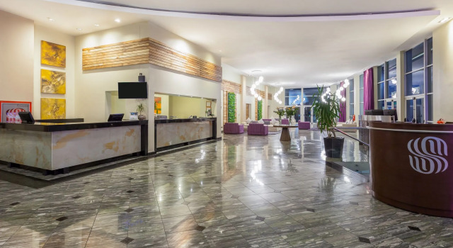 Sonesta Hotel Concepcion, Varaa Hotelli Hotellit Bío Bío aamiaisella, Aamiainen