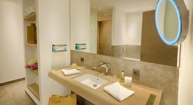 Полулюкс с видом на поле для гольфа Dolomitengolf Suites