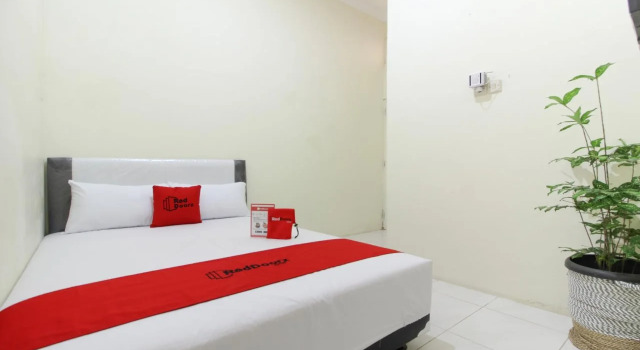 RedDoorz @ Jalan Damai 3, Book Hotel Sleman Yogyakarta Province