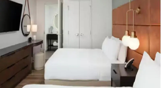 Четырёхместный люкс Embassy Suites By Hilton Chattanooga Downtown