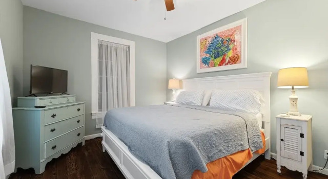 The Dinghy 2 Bedroom Home, Забронировать Дом для отпуска Виллы Галвестон, рядом с Rebecca Sealy Hospital, Вилла