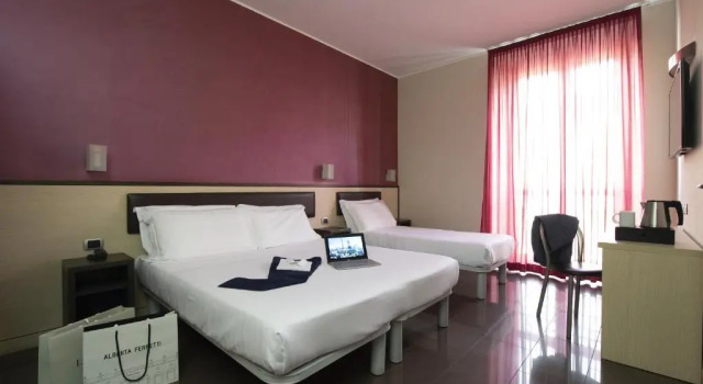 Трёхместный номер Hotel Five