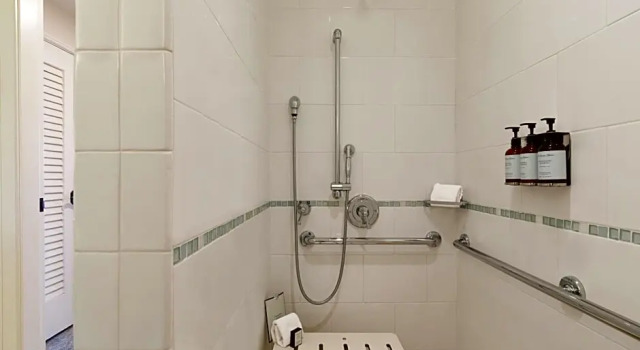 Трёхместный номер Standard Terranea Resort