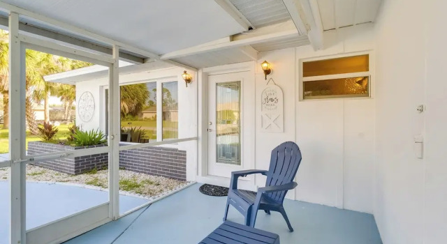 Коттедж Riverfront Florida Retreat w/ Pool, Patio & Grill!