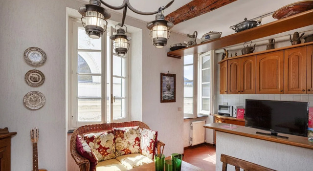 Seaview Apartment at the Castle by Wonderful Italy, Забронировать Апартаменты/квартира Камольи Итальянская Ривьера