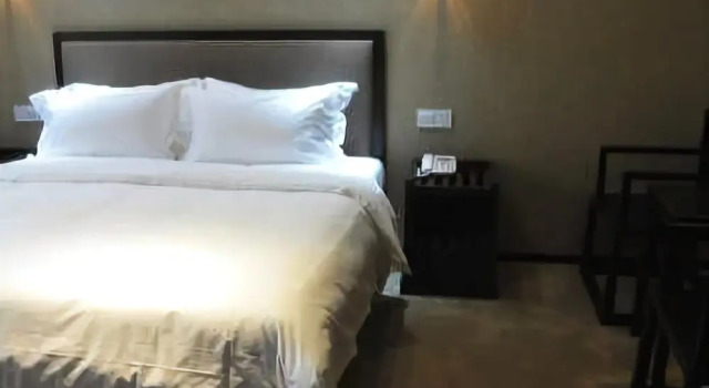 Chenxi Fengqing Hotel, Book Hotel Hotels in Zhaoqing with Parking, Parking