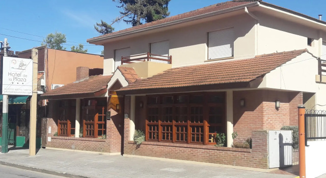 Hotel y Apart De La Plaza, Rezerwuj Apartamentowiec hotelowy Hotele w Buenos Aires z basenem, Basen