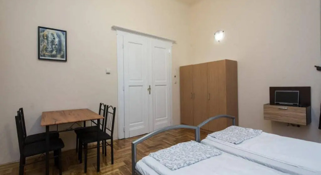 Riverside City, Забронировать Отель Недорогие отели Будапешта, рядом с Станция метро Vorosmarty Square, недорого