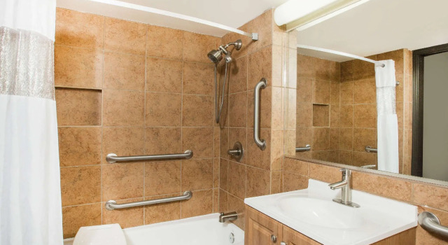 Двухместный номер Standard Ramada Tropics Resort & Conf Center by Wyndham Des Moines
