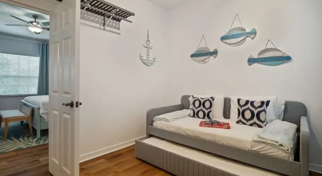 Beach Cottage 3 Bed 2 Bath Heated Pool Free Golf Cart Bring Your Boat RV Private 1AC lot, Забронировать Дом для отпуска Коттеджи Палм-Кост, Коттедж
