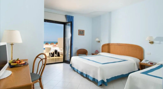 Трёхместный номер Standard с видом на море Hotel Del Levante