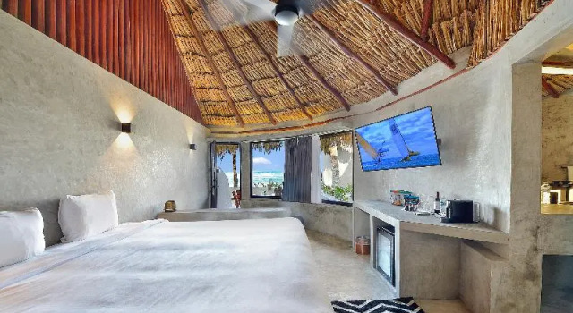Camera doppia Standard con balcone e vista oceano Maya Tulum By G Hotels