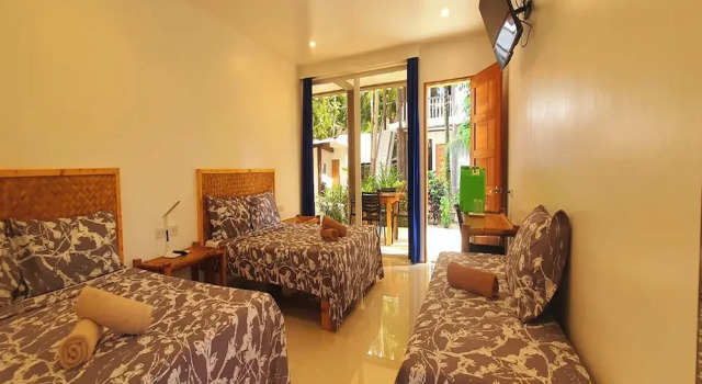 Бунгало Pili Beach Resort Agmanic
