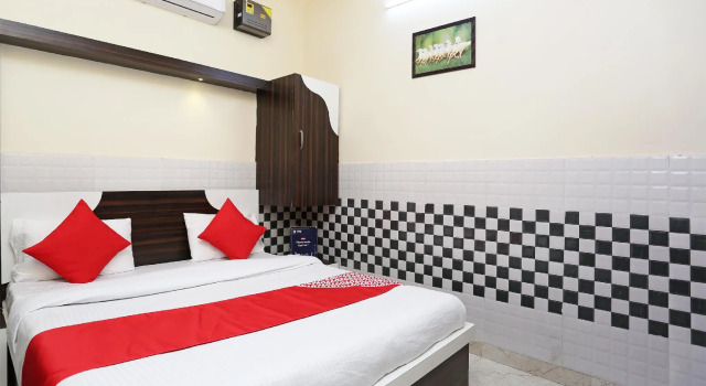 OYO 30451 Hotel Yaduvanshi, Забронировать Отель Хисар штат Харьяна, рядом с Hisar Railway Station