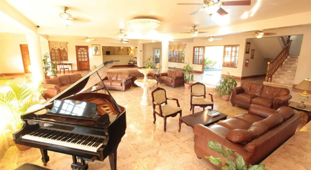 Travellers Beach Resort