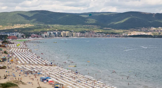 Трёхместный номер Standard с балконом и с частичным видом на море Burgas Beach