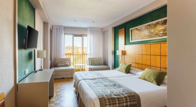 Четырёхместный номер Standard Gran Hotel de Jaca