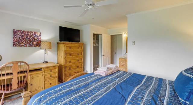 3 Mi to Slopes! Mtn-view Condo in Banner Elk