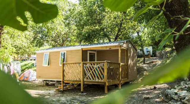 Camping les Chênes, Rezervasyon Kamp Alanı Rhône-Alps kamp ve glamping, Kamp Alanı