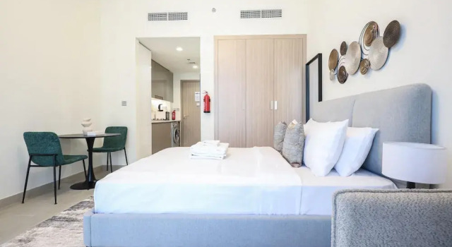 Elite LUX Holiday Homes - Modern Marvel Sleek Studio in Azizi Riviera