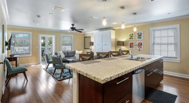 Апартаменты Cloud Suite on Duval Luxury Condo Epic Location