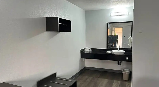 Номер Deluxe Motel 6-Middleburg Heights, OH - Cleveland