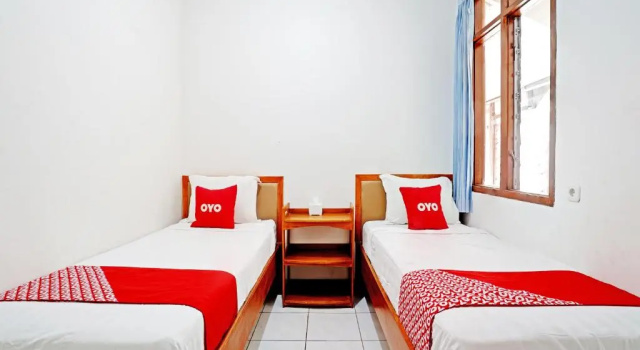 Standard Twin room OYO 90840 Teratai Residence