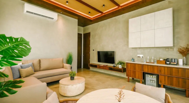 Четырёхместная вилла с балконом и с видом на сад TANA Beach Villas