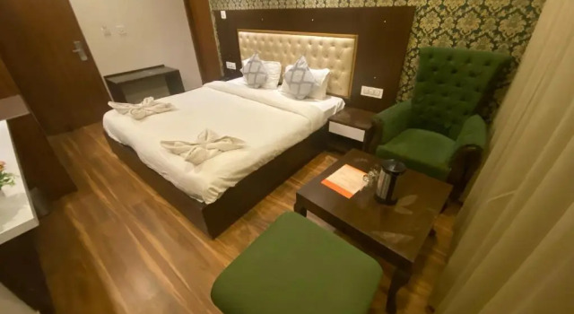 Hotel Ambika Residency Manali, Забронировать Отель Отели Манали с завтраком, Завтраки