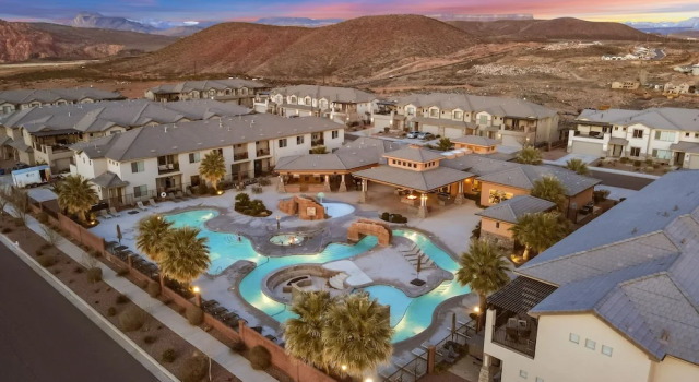 Zion's Paradise 6 Bedroom Townhouse
