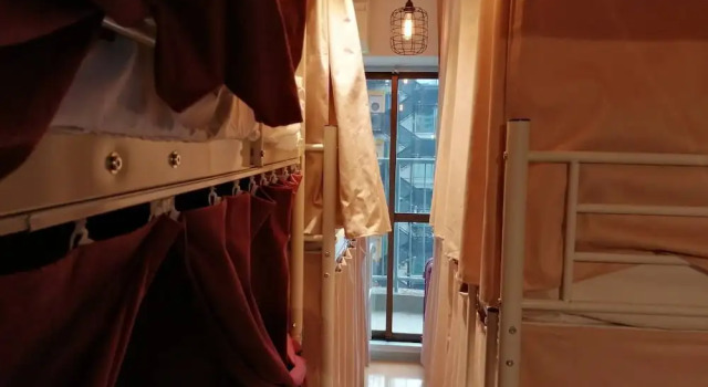 Кровать в общем номере (женский номер) с балконом Kawaii House - Hostel, Caters to Women