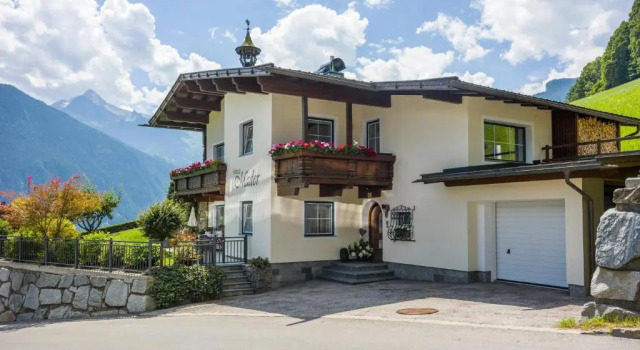 Haus Mader, Prenota Hotel Hotel a Tirolo con parcheggio, Parcheggio