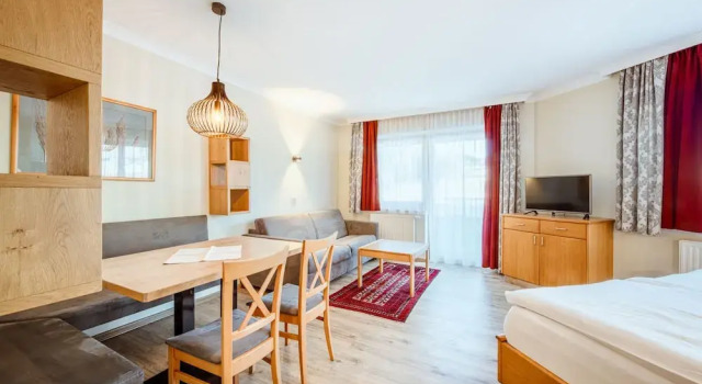Апартаменты с 2 комнатами с балконом Harmls Aparthotel
