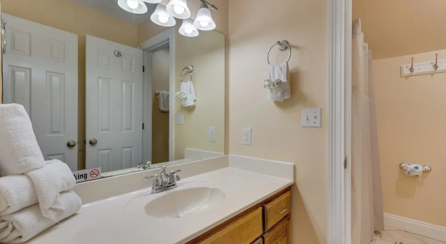 Коттедж Orange Beach Family Duplex w/ Deck < 1 Mi to Shore