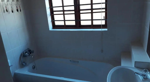 Апартаменты Tourist Lodge Gansbaai