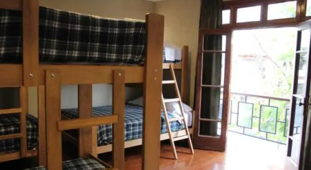 Casa Hualpa Hostel 2, Забронировать Хостел Отели в центре Мирафлореса, в центре