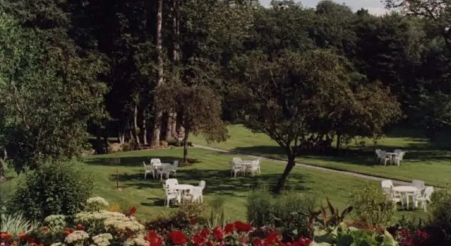 Коттедж House in Rochefort With Large Park Where the Ave Flows