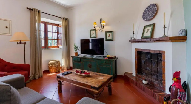 Cozy Algarve Home with Vineyard View Near Beaches, Buchen Sie Hotel Porches Barlavento