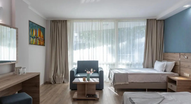 Полулюкс Hotel Neptun Beach