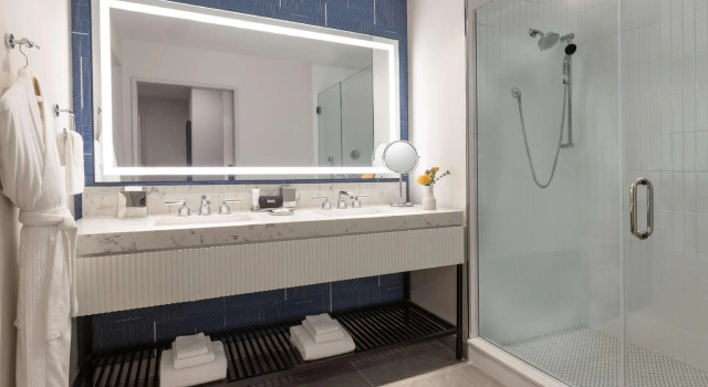 Двухместный номер Standard 106 Jefferson Huntsville, Curio Collection by Hilton