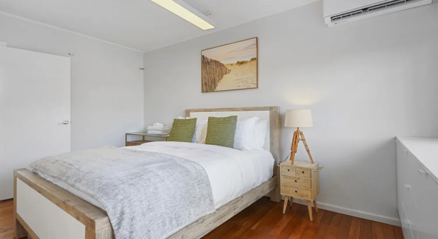 Amazing Home By Beach - Aircon-ed