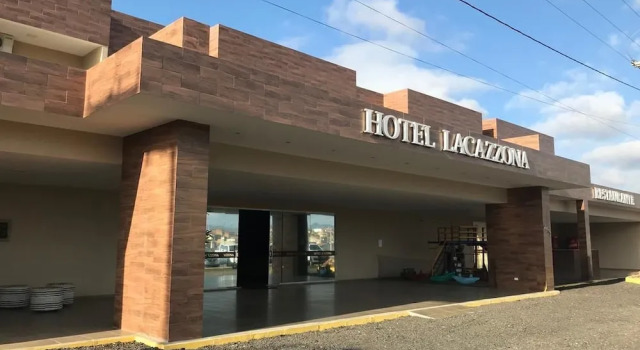 Lacazzona Hotel, Rezervovat Hotel Hotely v Bahia se snídaní, Snídaně