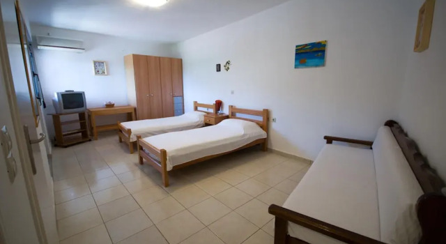 Family Holidays House Koutsouras by GHH, Забронировать Отель Отели East Crete с парковкой, Парковка