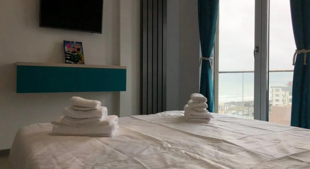 Sunny Beach Alezzi, Boek Appartement Hotels in Constanta met zwembad, Zwembad